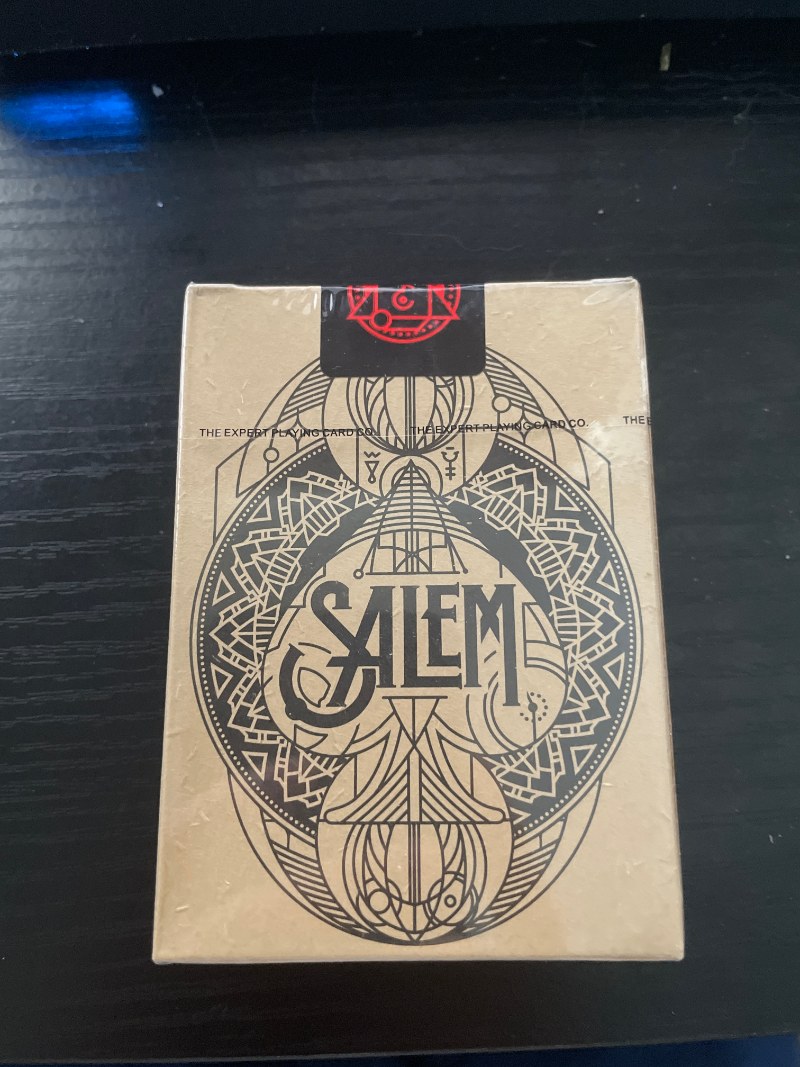 SALEM 復古神秘風格啤牌